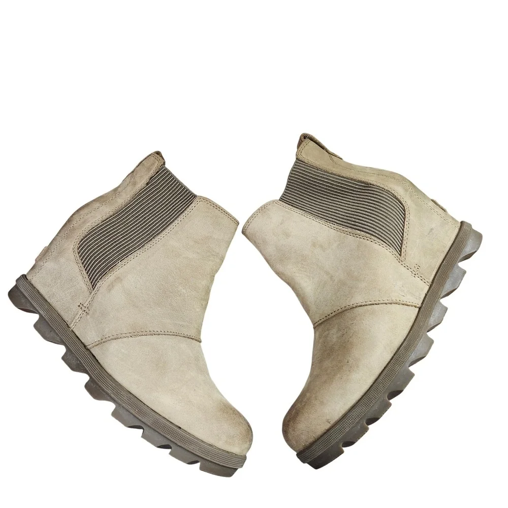 Sorel taupe suede